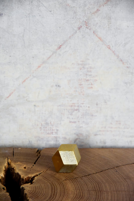Paperweight (rhombus)