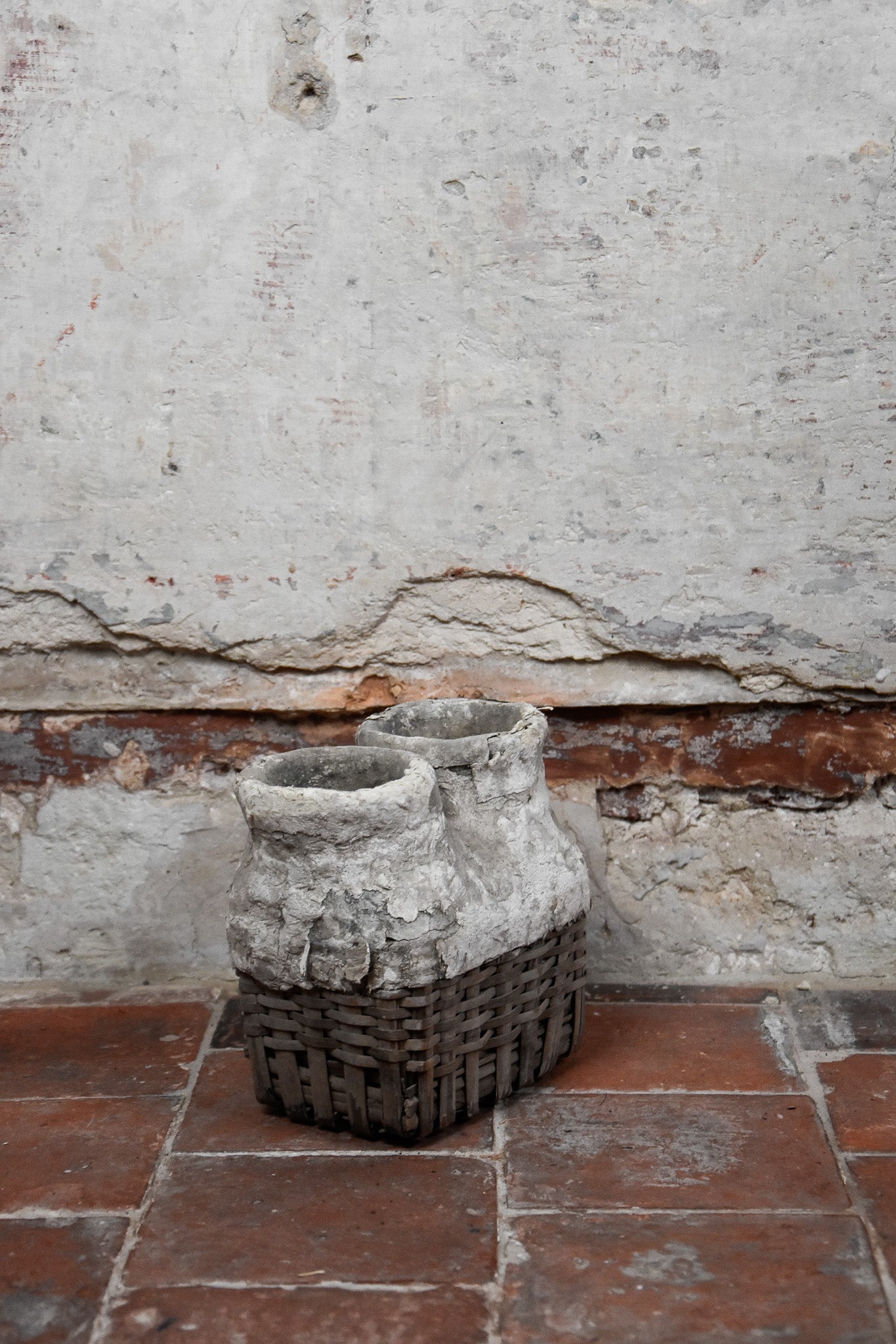 Double wicker oil basket