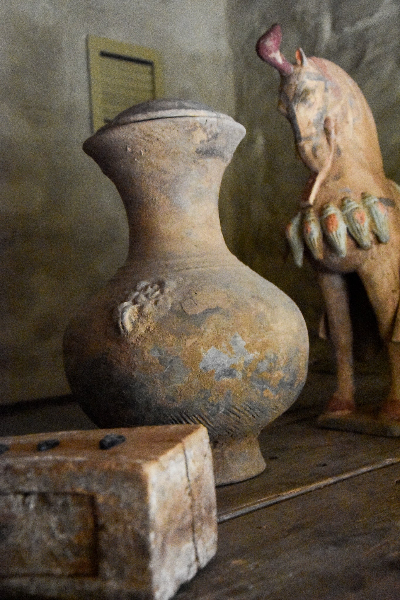 Han Dynasty Hu vase