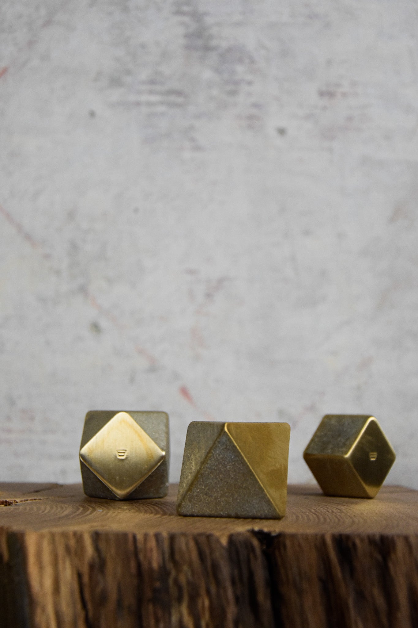 Papiergewicht (triangle)